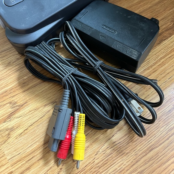 [SOLD] Nintendo 64 Video Game Bundle Vintage - Picture 4 of 4